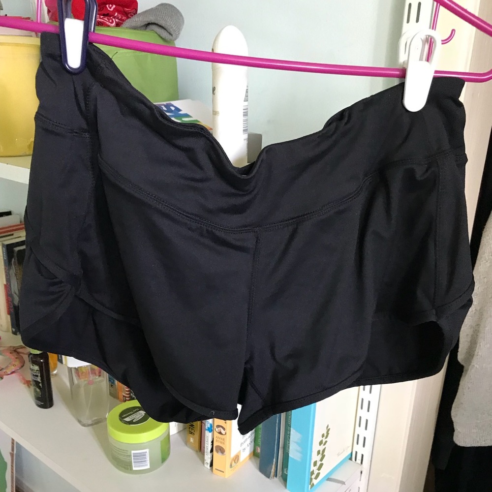 BLACK LULULEMON SHORTS